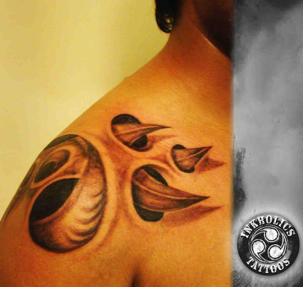 Organica SNUGGZ 3 - chest tattoo