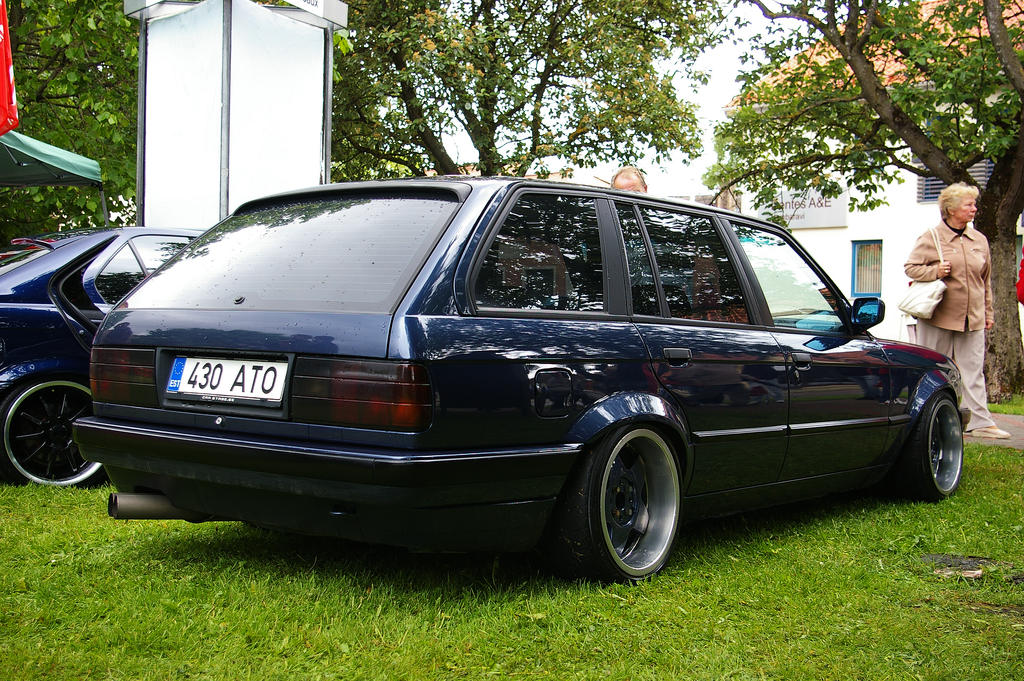 Bmw E30 touring back by ShadowPhotography on deviantART