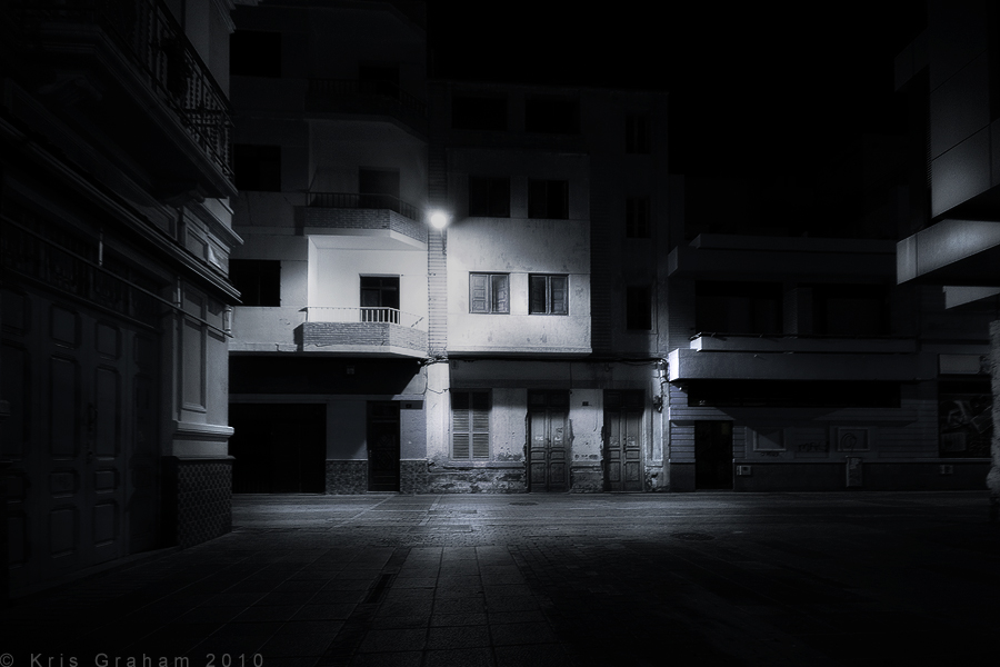 http://fc04.deviantart.net/fs70/f/2010/134/6/a/Dark_Streets_by_KrisG.jpg