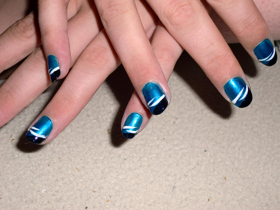 easy light blue nail design