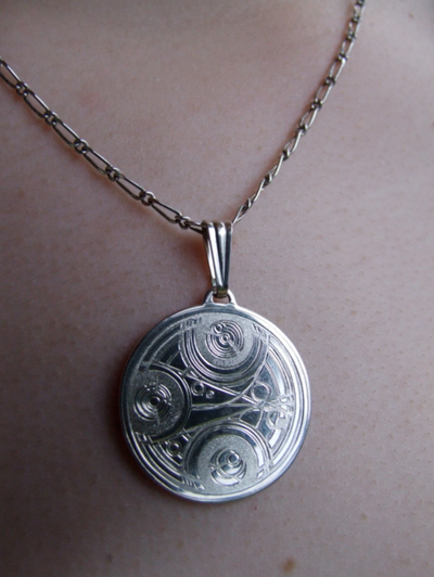 Necklace_by_Girl_on_the_Moon.png